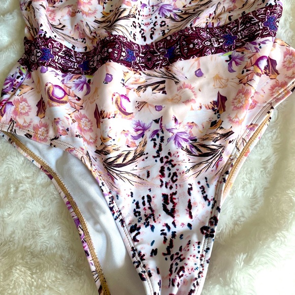 Bathing suit-never worn! - Picture 4 of 8